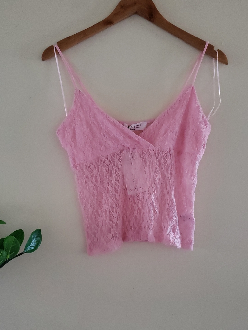 IVRY DAY BNWT LACE CAMISOLE - Pink M